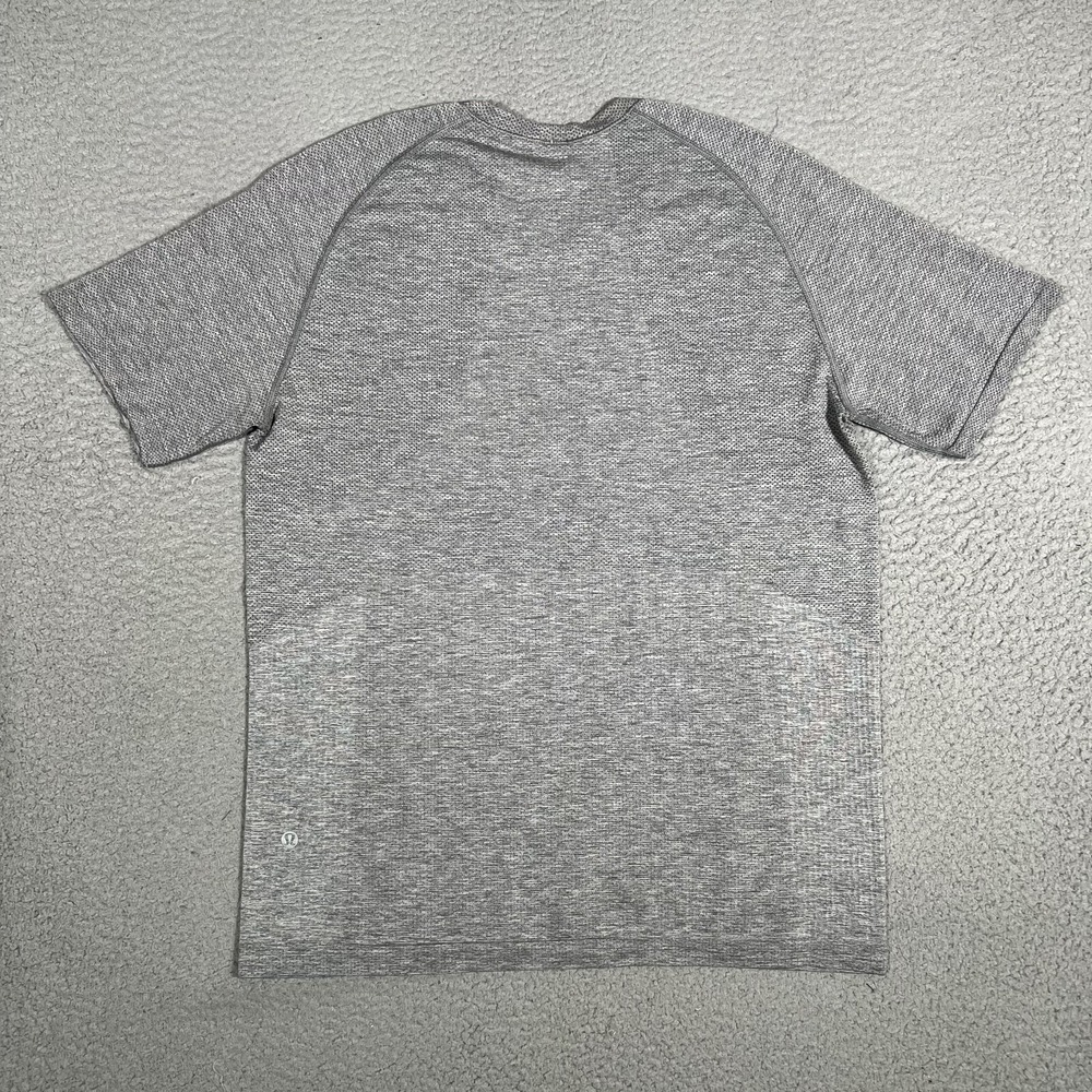 Lululemon Shirt Mens Medium Gray Metal Vent Pullover‎ Stretch Casual Gym Workout - Picture 9 of 10